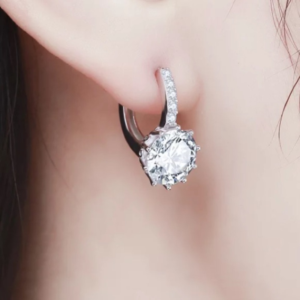 Sterling silver stud earrings - Picture 3 of 5
